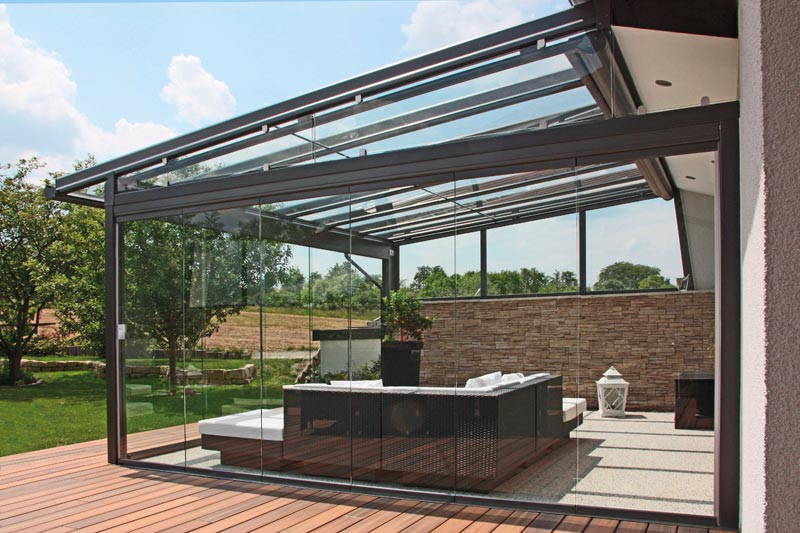 Glass panels and wind protection can be added to a Solux veranda ta any time – even after your initial project is complete. Our sliding glass panels are supported on high quality roller bearings to give smooth, easy movement, while glass and aluminium screening provides protection from even the worst of weather conditions.