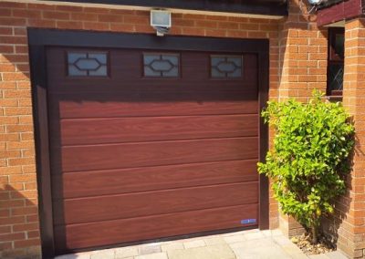 Centre ribbed Rosewood with Rhombus Mullion Windows